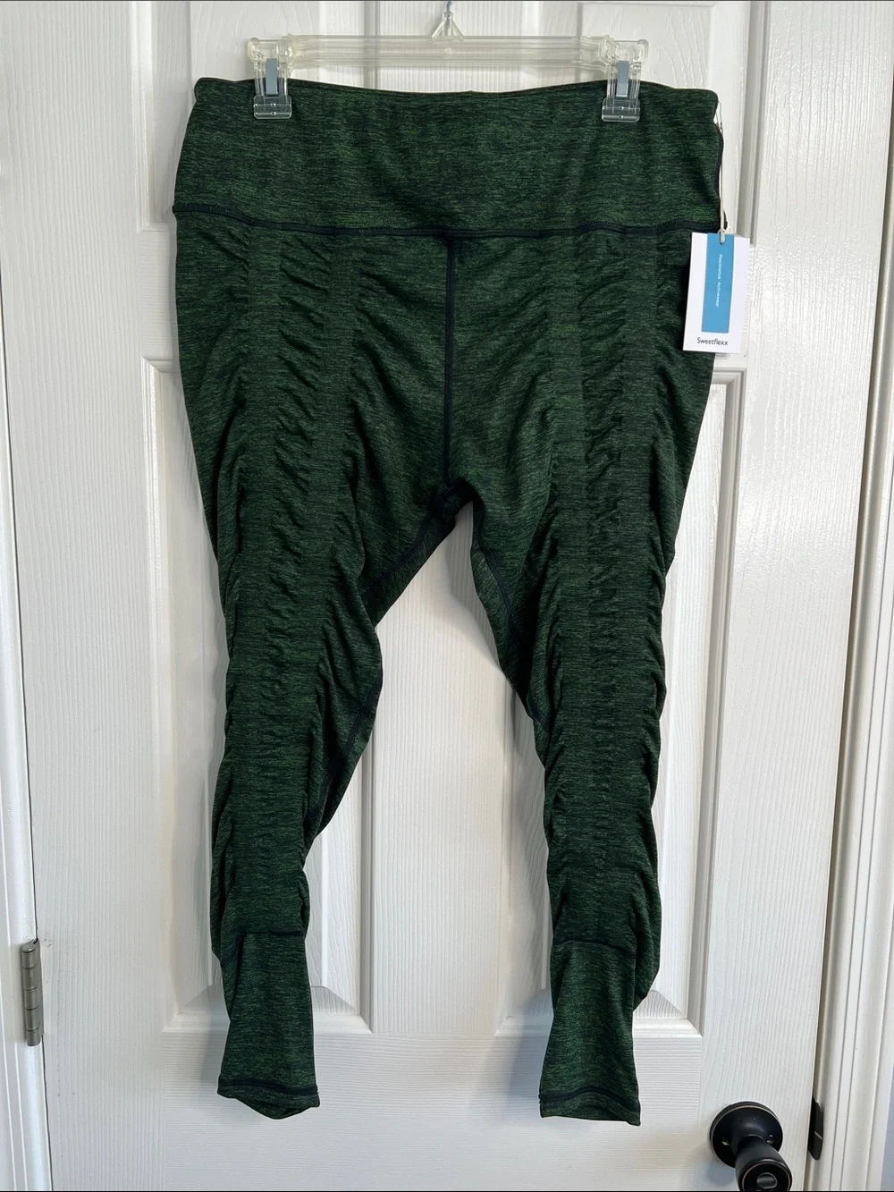NWT Sweetflexx green & black resistance band leggings size 14